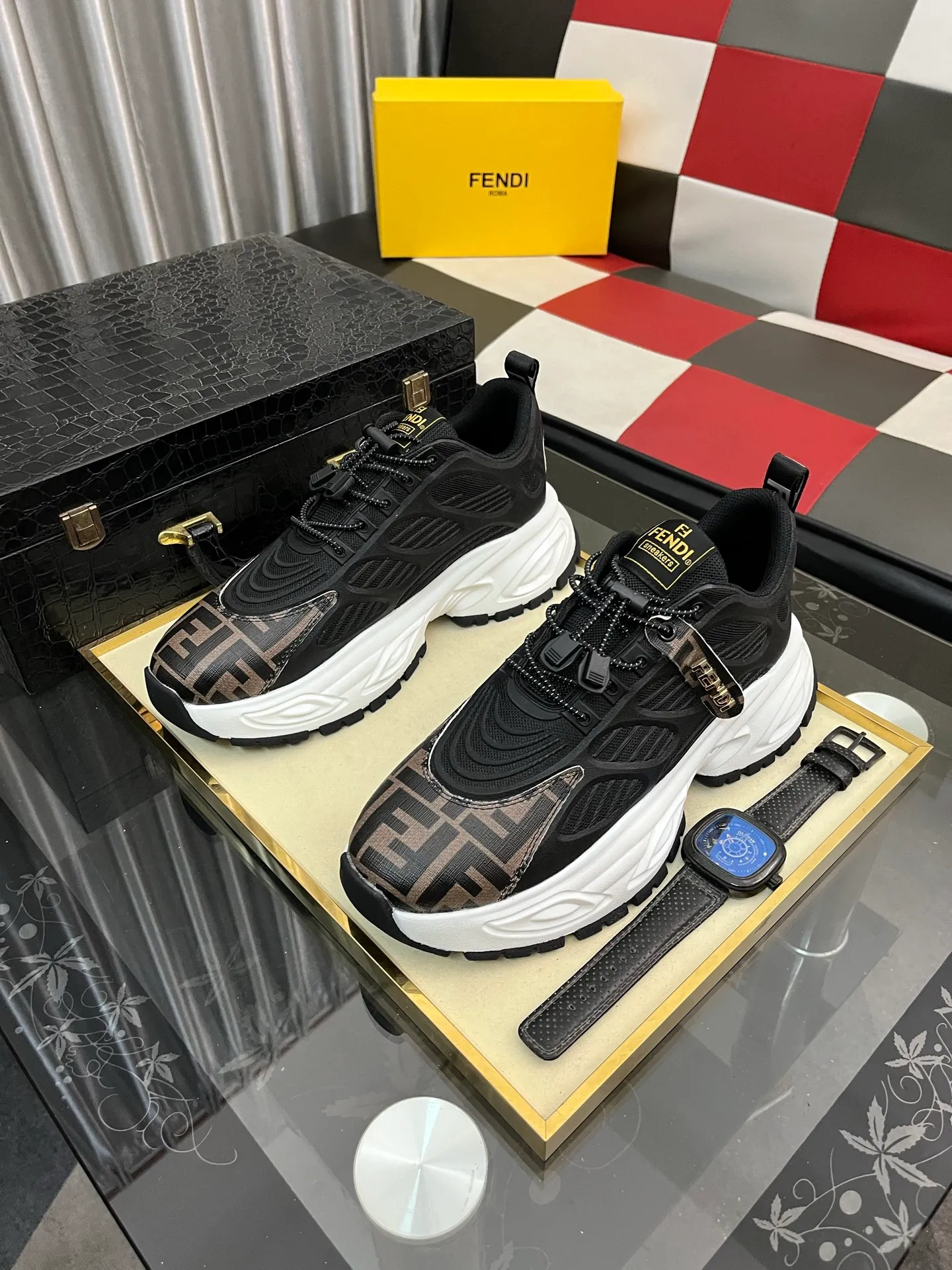 Men's Men's Shoes💰438⌚️⌚️[Fendi] Fendi's latest casual shoes for men! Available at counters simultaneously! A one-to-one replica of the original. Made entirely of imported top-grain calfskin, the interior is made of top-grain water-dyed cowhide, and the original factory-supplied rubber outsole. Leading new fashion concepts. Matching code: 38-44 2️⃣colors available
